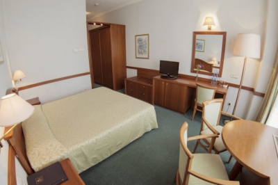 4-местный 2-комнатный номер «Семейный Дубль»